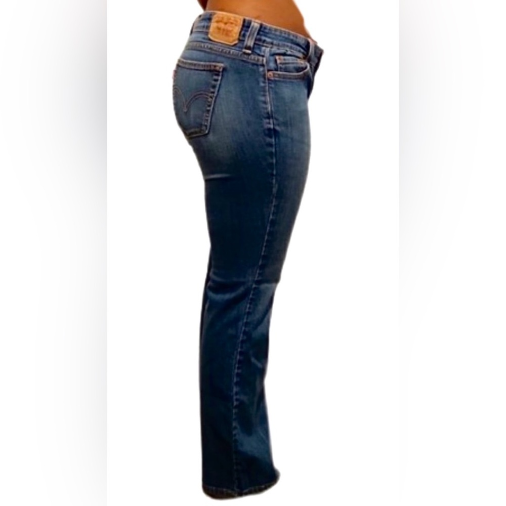 Levis Womens 545 Low Boot Cut Jeans
Blue Stretch Medium Wash Denim/ SIZE: 10M